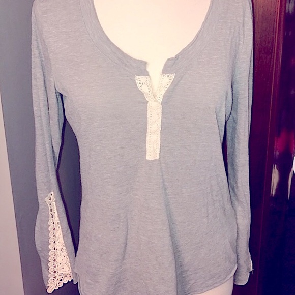 Kirra for PACSUN Grey Henley w/ Lace Trim - Picture 2 of 5
